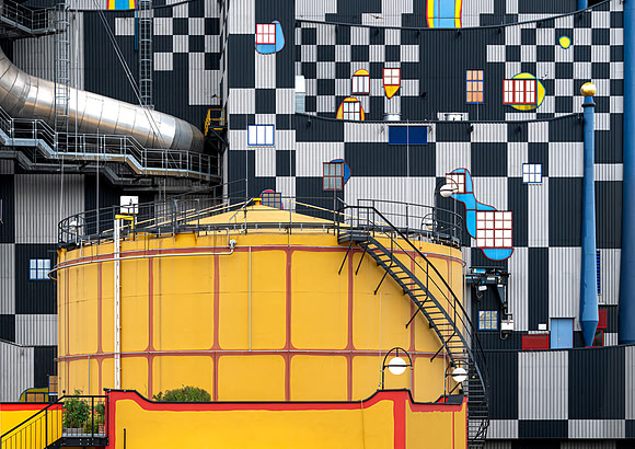 Gillian Tiplady_2_Hundertwasser Architecture. Spittelau Incinerator