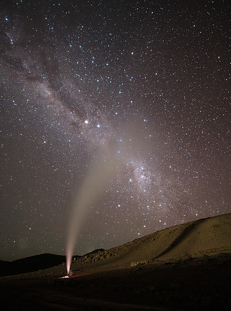 Roy Twyman_Geyser Painting the Night Sky