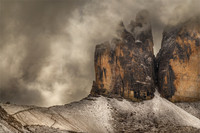 David Zinzan_Hikers on the ridge