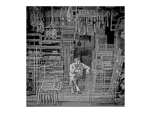 Clive Summerfield_WAITING FOR A SALE