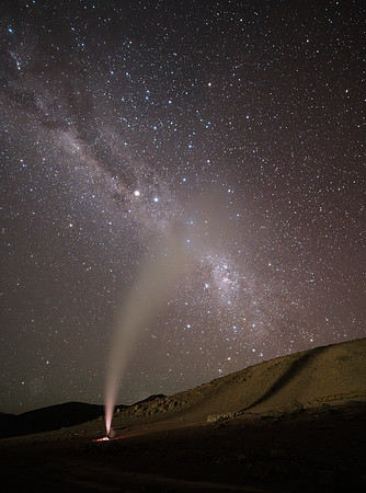 Roy Twyman_Geyser Painting the Night Sky